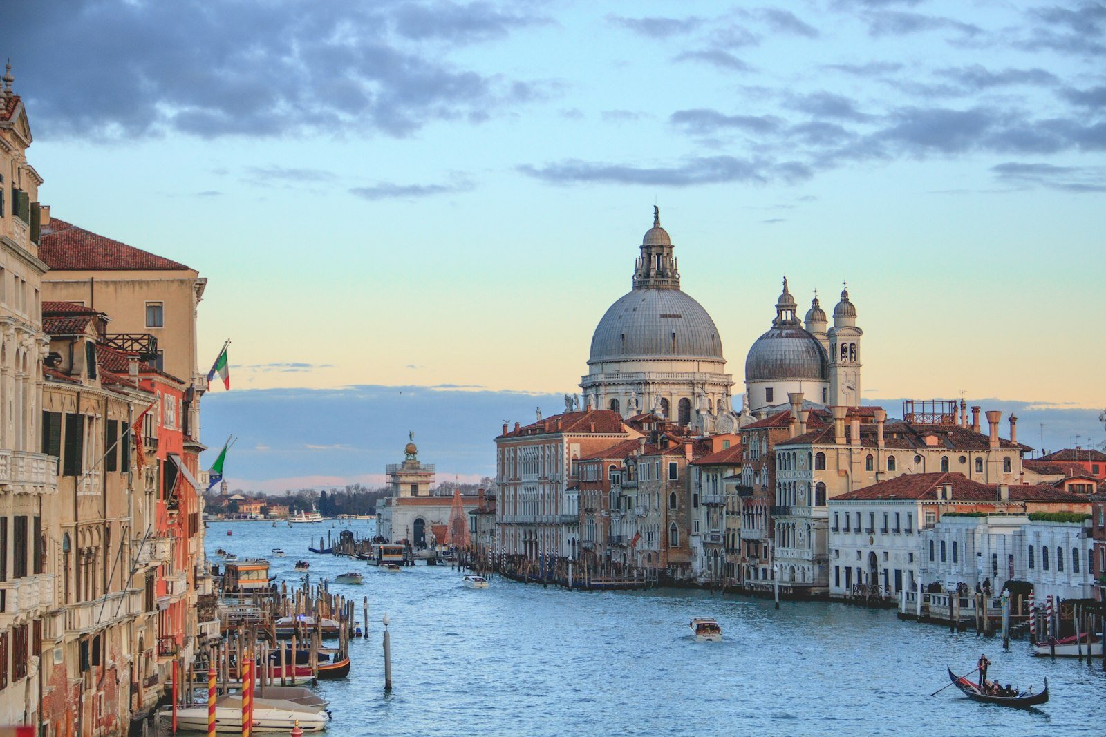 Venecia góndola canal